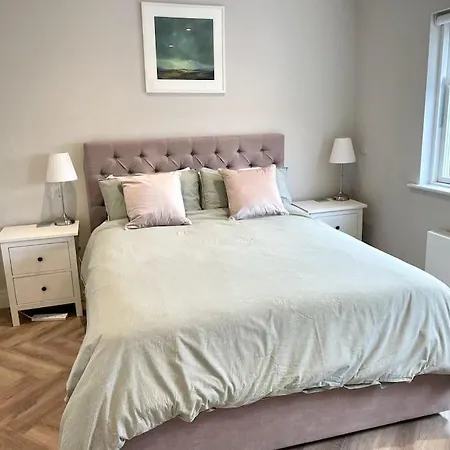 Stylish 2 Bed House By Grand Canal Dock Lejlighed