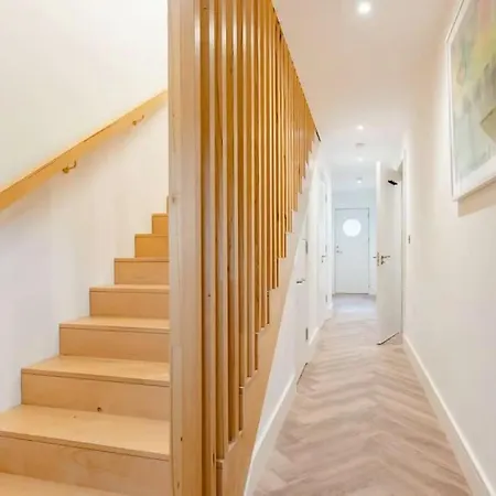 Stylish 2 Bed House By Grand Canal Dock Apartamento